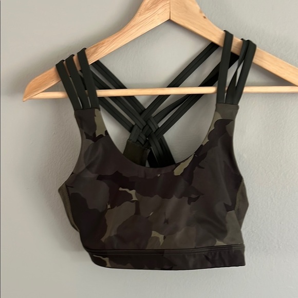 Lululemon Camo Energy Sports Bra Criss-Cross Straps Size 8 - Picture 1 of 6